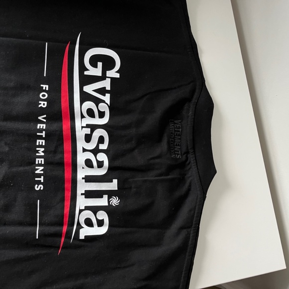 VETEMENTS- GVASALIA Oversized t shirt. Size S - Picture 2 of 3